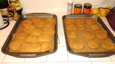 Left tray is why you should heed the instructions to put cookies 2 inches apart